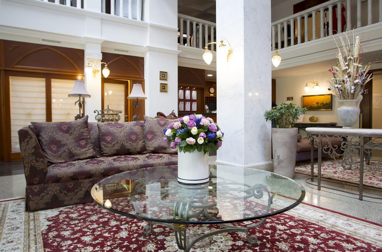 Atyrau Dastan Hotel Buitenkant foto