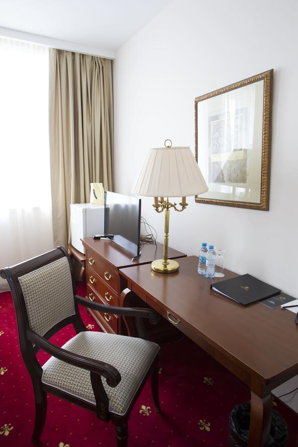 Atyrau Dastan Hotel Buitenkant foto