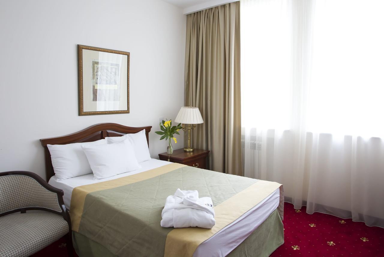 Atyrau Dastan Hotel Buitenkant foto