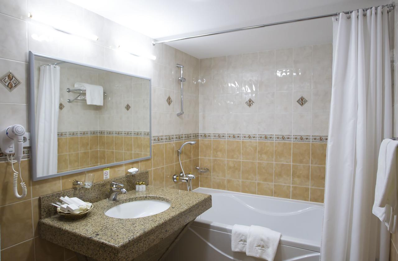Atyrau Dastan Hotel Buitenkant foto