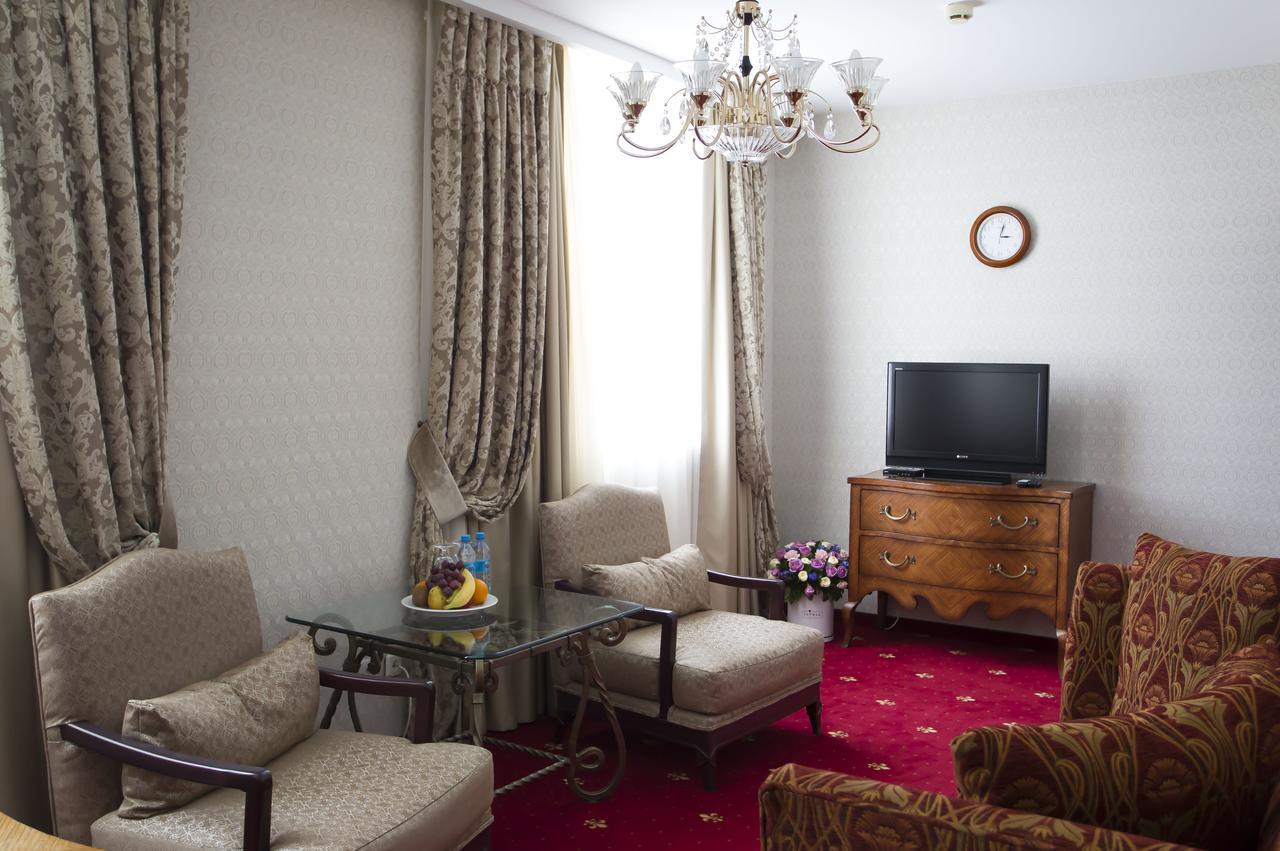 Atyrau Dastan Hotel Buitenkant foto